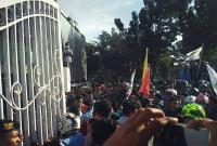 Demo Jokowi di Riau anarkis, Kepala Kapolresta Pekanbaru bocor kena timpuk