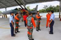 Pesawat Tempur F-16 Pertama Kali Mendarat di Pekanbaru