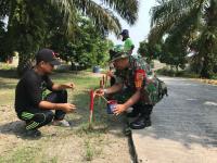 TNI Masyarakat Dirikan Pagar Merah Putih Sambut HUT RI