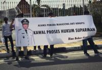 Demo, Aktivis di Riau desak KPK kawal kasus korupsi Suparman