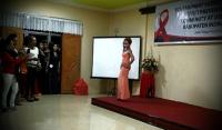 Aih! Para Bencong di Inhil antusias tampil di Fashion Show, akhirnya bubar..
