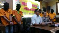 Lima Perampok Toko Emas Kampar Dibekuk, Polisi Buru Penadah Hingga Sukabumi