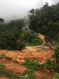 Jalur lintas barat Riau-Sumbar putus, komisi II minta Disperindag pantau harga pasar