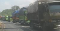 Buntut Lakalantas Maut, Warga Pauh Cegat Truk CPO yang Melintas di Desanya