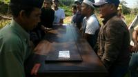 Jenazah Napiter Brimob Dimakamkan di Kampar 