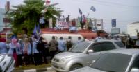Blokade Jalan, Mahasiswa UR Tulis "PDIP PHP" di Truk Pertamina