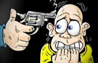 Koboi! Perampok di Pekanbaru tempel pistol di kepala korban, "Serahkan uang atau kutembak!"