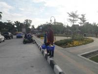 Indomaret Sulap Karyawan jadi PKL Keliling di RTH Kaca Mayang