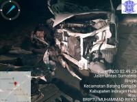 Mobil Hancur Diseruduk Tronton, PNS Pekanbaru Tewas di Inhu