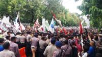 Demo Mahasiswa di Gedung DPRD Berlangsung Ricuh