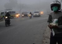 Peduli Asap, BEM UIN Suska Bagi Masker di Jalanan