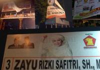 Belasan APK di Papan Iklan Berbayar ditertibkan Bawaslu Pekanbaru