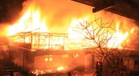 Akibat ulah cucu, rumah keluarga besar Marsono hangus terbakar