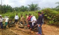 Duh! Jalan lintas di Kampar rusak parah, Komisi IV sulit ke lokasi