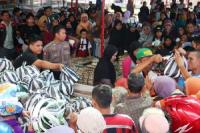 Ratusan Warga Bagan Serbu Bazar Sembako PT BAS