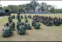 Melihat Prajurit TNI AU Bongkar Pasang Senjata Api