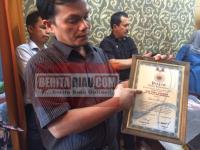 Sebelum ayahnya wafat, Fopin Sinaga abang Momo Geisha dikasih pesan ini