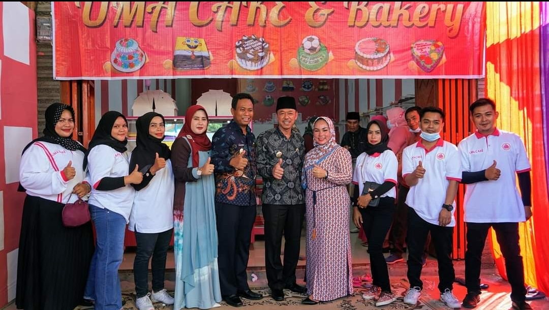 Peduli UMKM, Bupati Rohil Grand Opening Uma Cake and Bakery