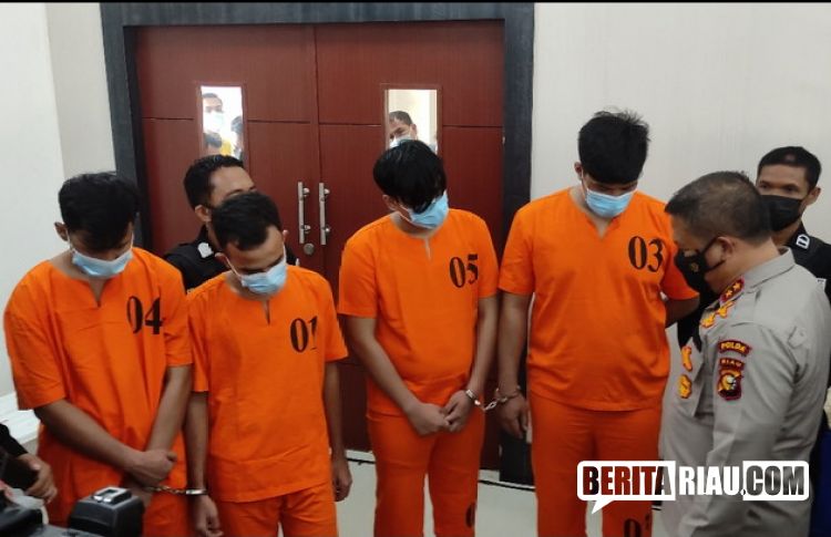 Woalah, Kakak Adik di Pekanbaru Jadi Kurir 108 Kg Sabu