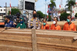 Polres Dumai Tangkap Empat Suruhan DPO Ilog  