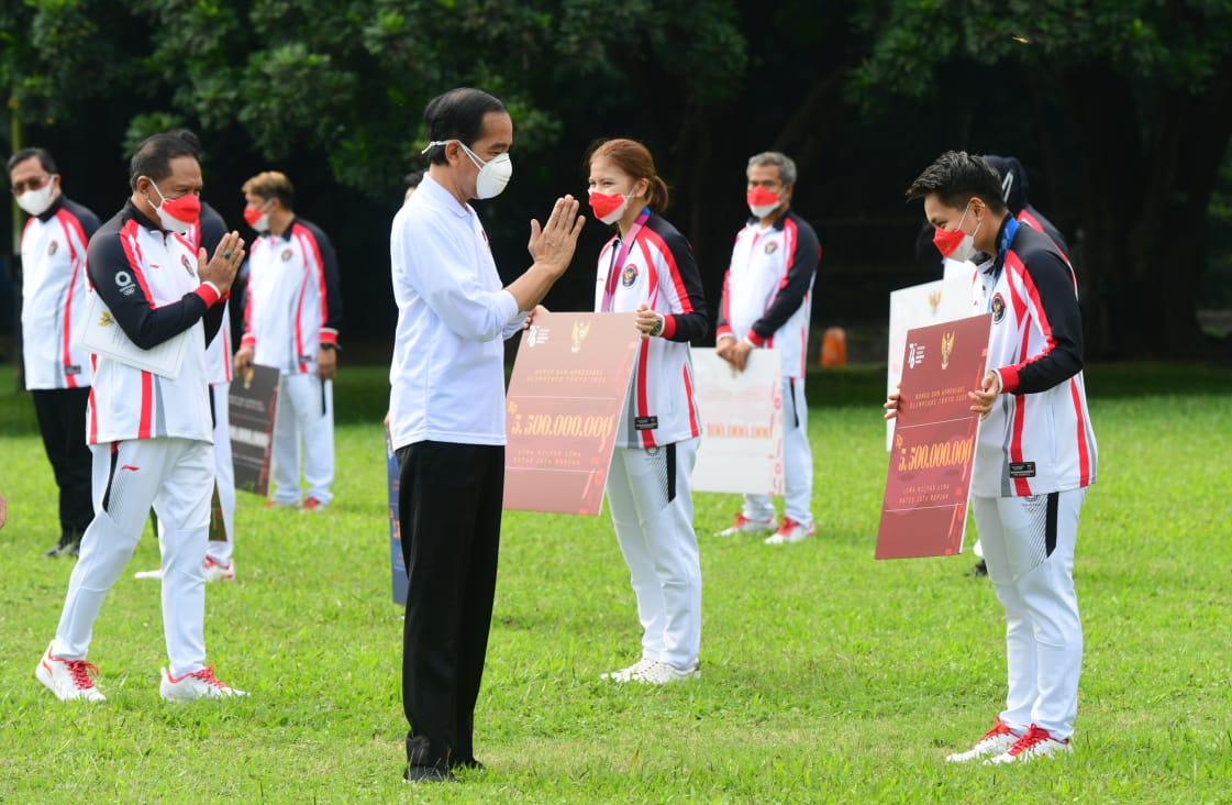 Jokowi: Peraih Emas Olimpiade Diganjar Bonus 5,5 M, Perunggu 2,5 M, Perak 1,5 M