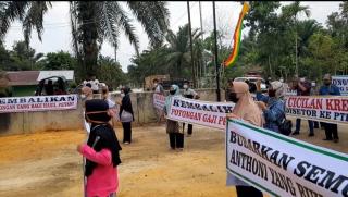 Tuntut Dugaan Penyimpangan Dana, Puluhan Petani Geruduk Kantor Kopsa-M