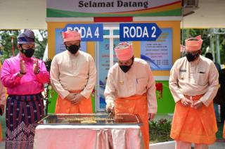 Gubri dan Kapolda Resmikan Drive Thru