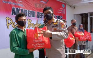 Alumni Akpol 1992 Riau Gelar Bansos, Distribusikan 556 Paket Sembako