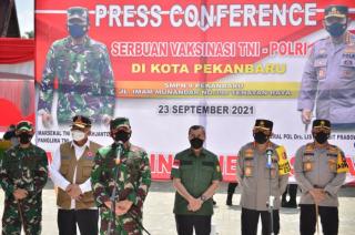 Ke Riau, Panglima TNI Tinjau Vaksinasi Pelajar