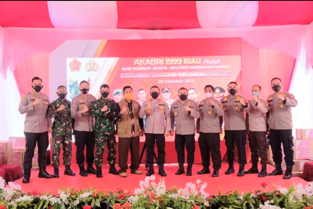 Alumni Akabri 99 Riau Peduli, Salurkan 1000 Bansos & Gelar 1000 Vaksinasi