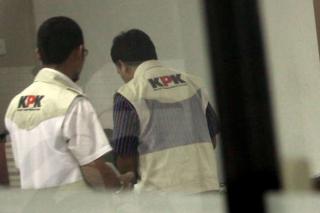KPK Geledah 1 Kantor dan 2 Rumah di Pekanbaru