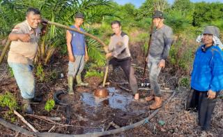 SUMUR AKHLAG, Ide Kecil Atasi Gambut Terbakar