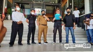 Bacakan Tuntutan, Mahasiswa IPM Minta Sudahi Konflik Internal di DPRD Pekanbaru 