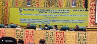 Paripurna Pandangan Umum Fraksi Minta Pemko Pekanbaru Optimalkan PAD