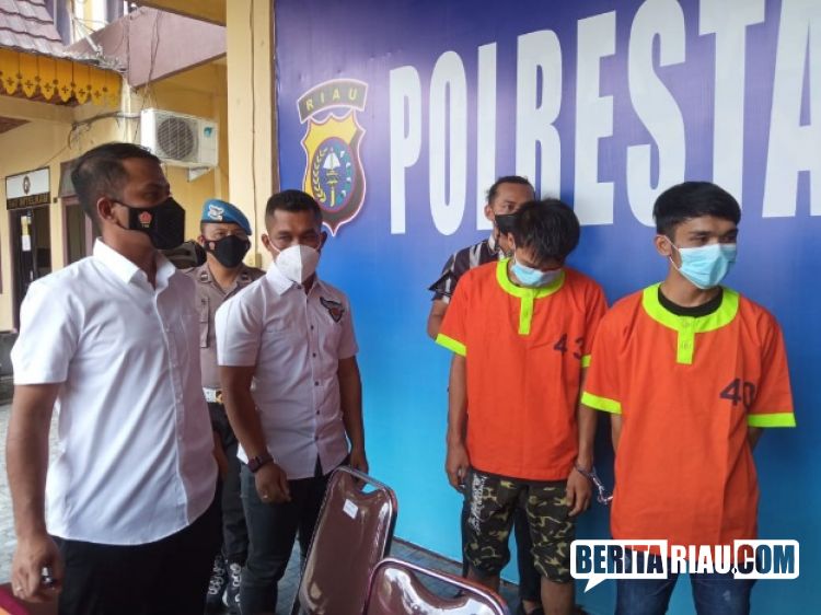 Pencuri Dan Penadah 26 Unit Ponsel di Toko Ponsel Fajar Store Pekanbaru Digulung Polisi