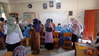 SD Negeri 15 Sukajadi Pekanbaru Vaksinasi 308 Orang Siswa
