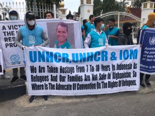 Minta Gubri Intervensi UNHCR, Ratusan Imigran Aksi Depan Kantor Gubri