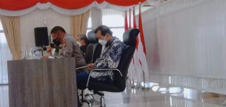 Walikota Pekanbaru Firdaus Tertidur Saat Rakor Bersama Menteri dan Kepala Daerah