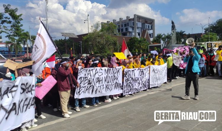 Demonstran : Ironis, Riau di Bawah Minyak di Atas Minyak Tapi Malah Langka Minyak Goreng!