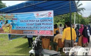 DPD Pemuda Karya Nasional (PKN) Riau Gelar Bazar Minyak Goreng