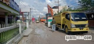 Warga Sukajadi Pekanbaru Keluhkan Proyek Galian IPAL: Rumah Kami Bergetar Tengah Malam