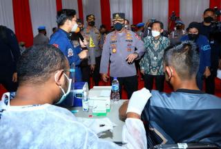 Kapolri Kejar Target Vaksin Booster Agar Warga Miliki Kekebalan Jalani Aktivitas Ramadan