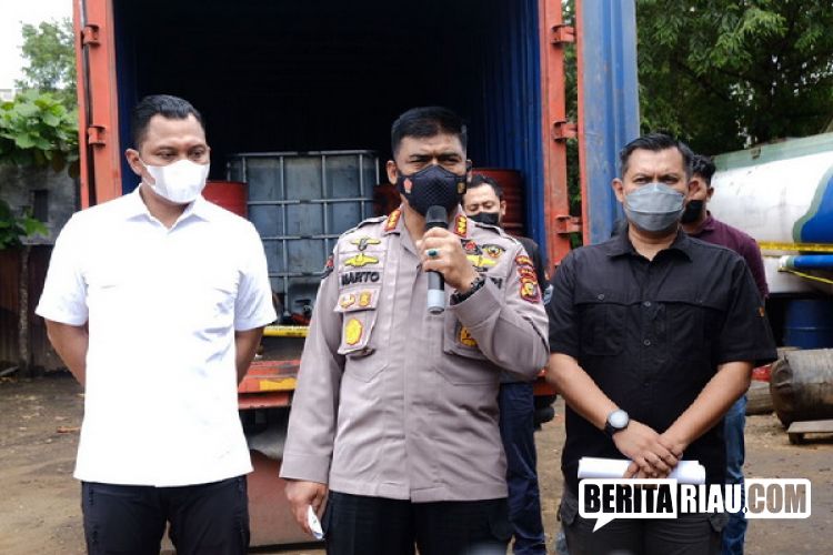Picu Kelangkaan, Polda Riau Bongkar Mafia Solar Oplosan