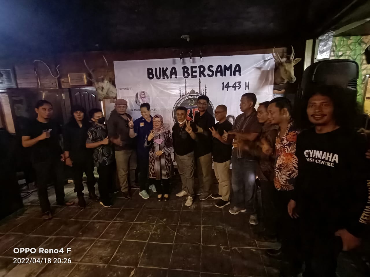 Dihadiri Senator, Kelompok Penyanyi Jalanan Pekanbaru Buka Puasa Bersama
