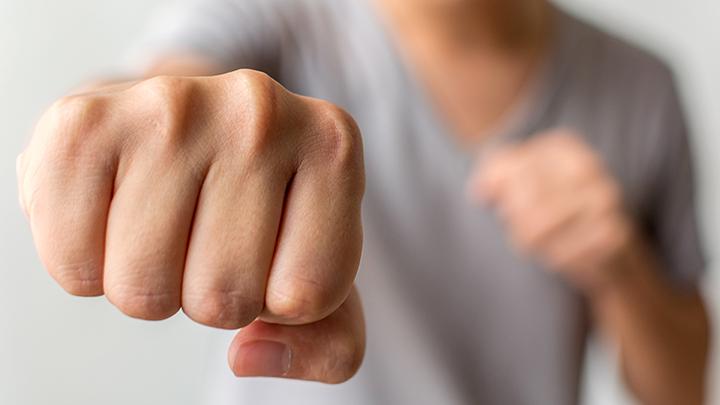 Gegara HP, Anak Aniaya Bapak