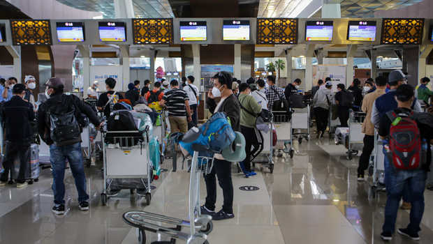 Penumpang di Bandara SSK II Pekanbaru Melonjak