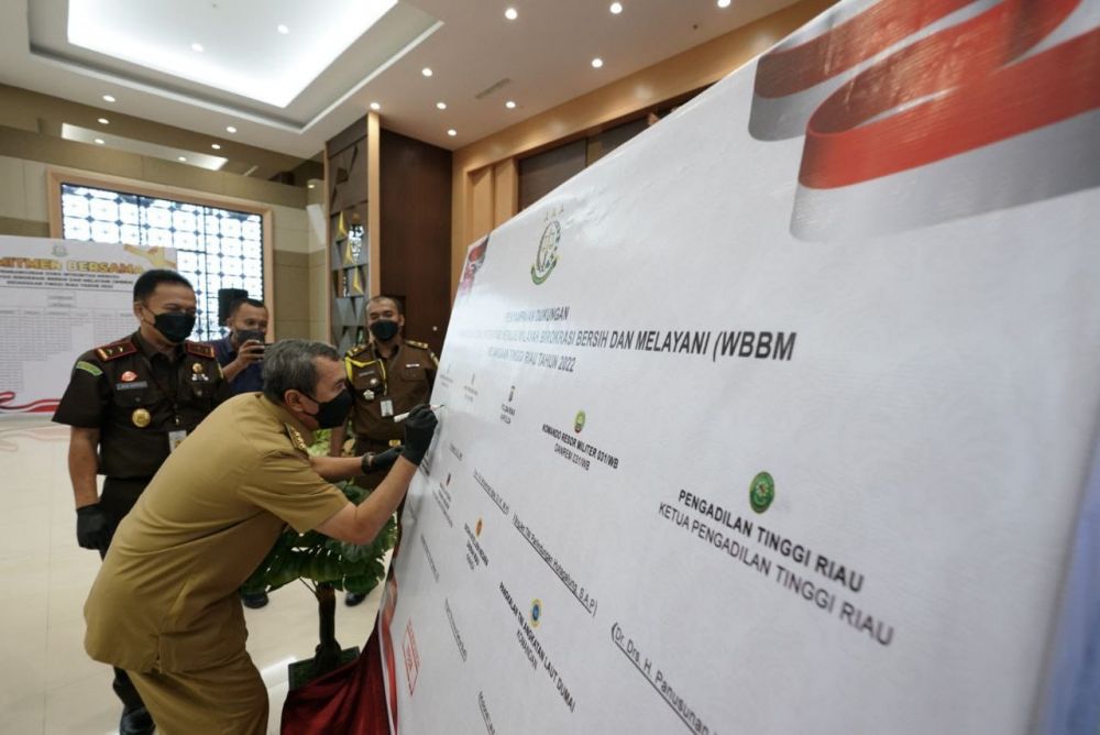 Gubri Tanda Tangani Komitmen Bersama Pencanangan Bersama Zona Integritas