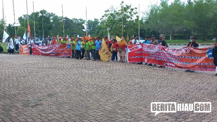 Serikat Buruh di Riau Gelar Deklarasi Tolak UU Cipta Kerja 
