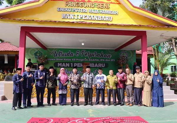 Kakanwil: MAN 1 Pekanbaru Penyumbang Prestasi Terbesar di Riau