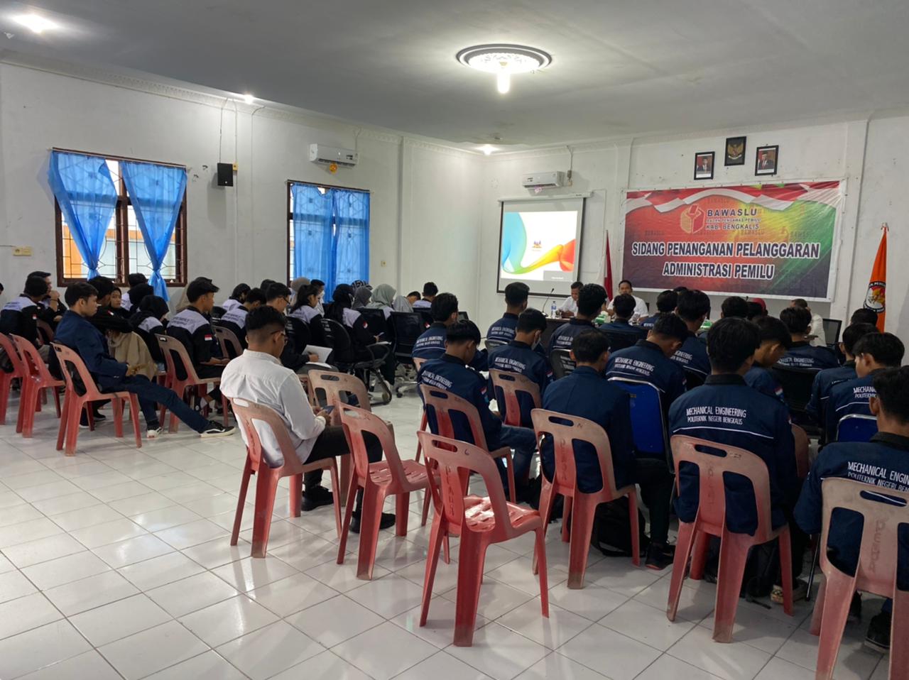 Belajar Pengawasan Pemilu, 57 Mahasiswa Polbeng Ikuti Kuliah Umum di Bawaslu Bengkalis